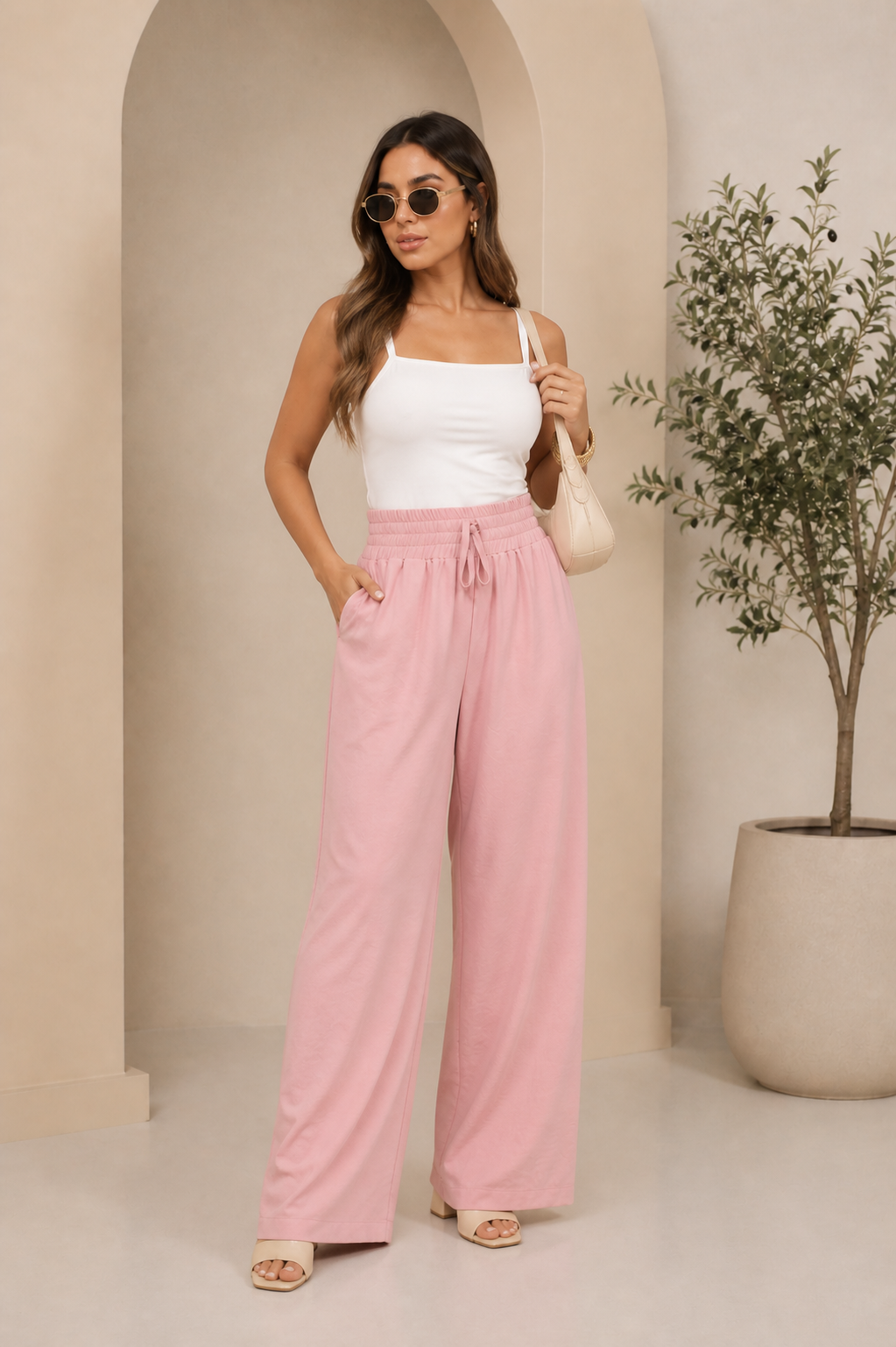 Pantalón de pierna amplia con pretina elástica y jareta