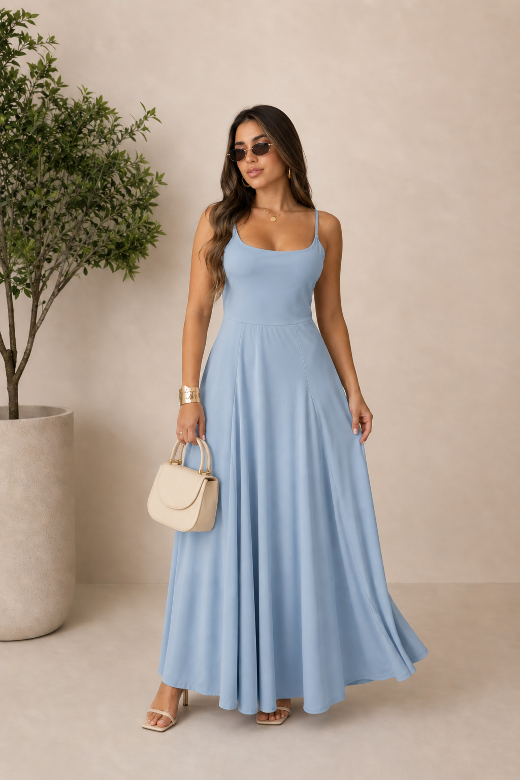 Vestido largo fluido de tirantes