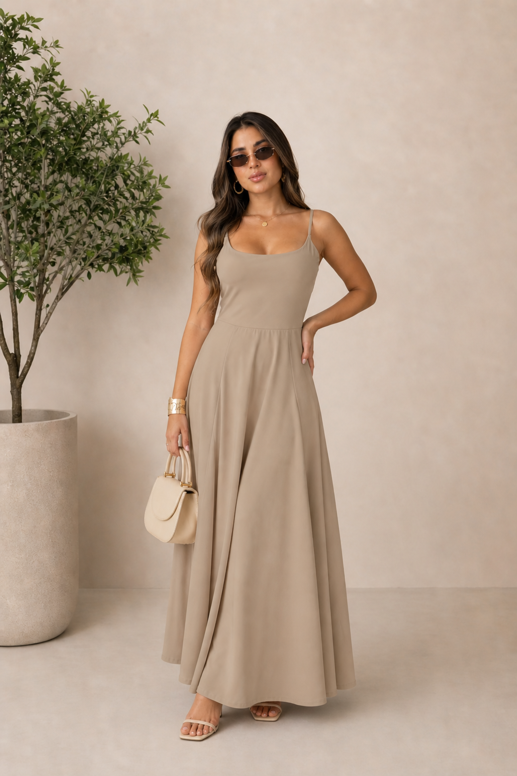 Vestido largo fluido de tirantes
