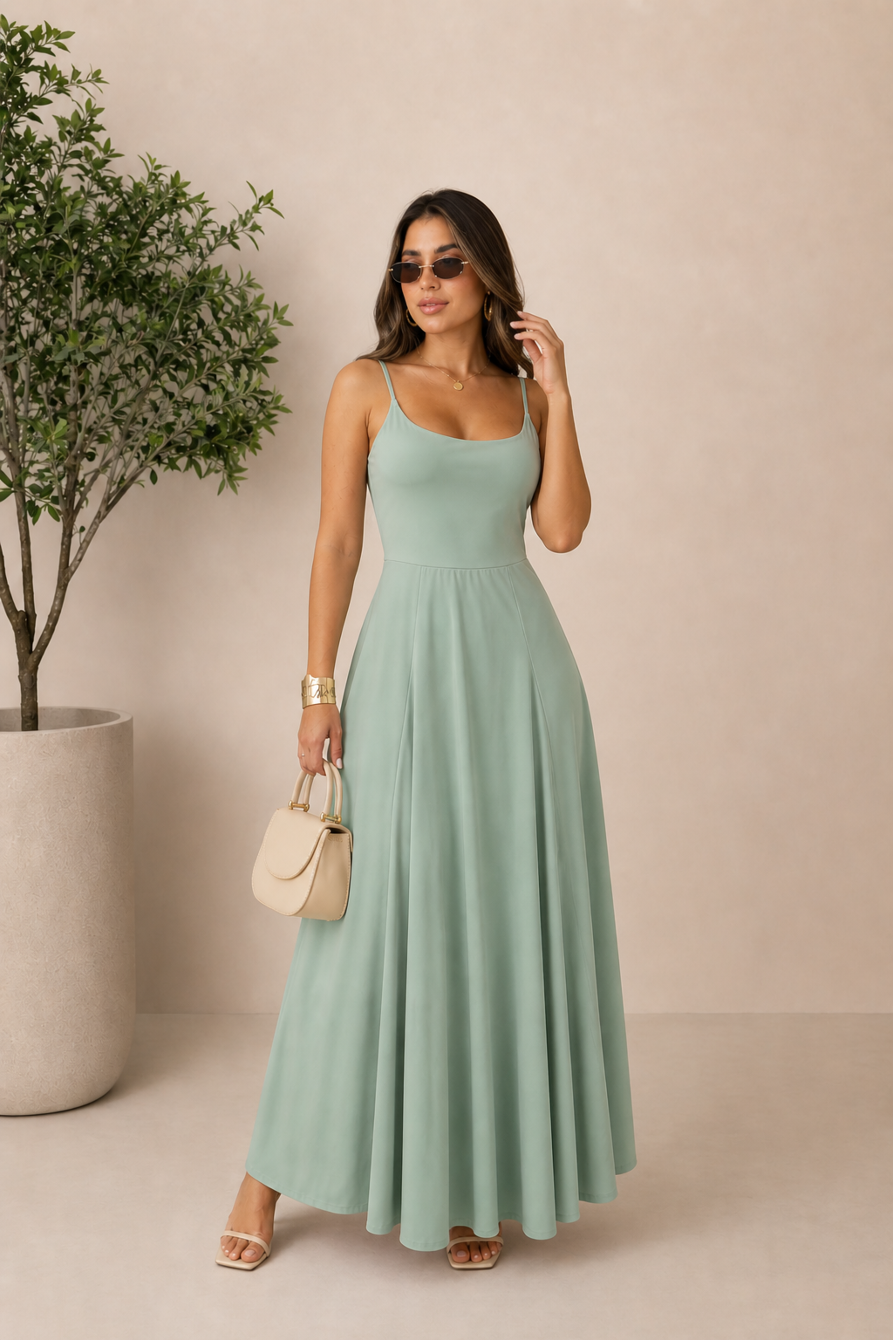 Vestido largo fluido de tirantes