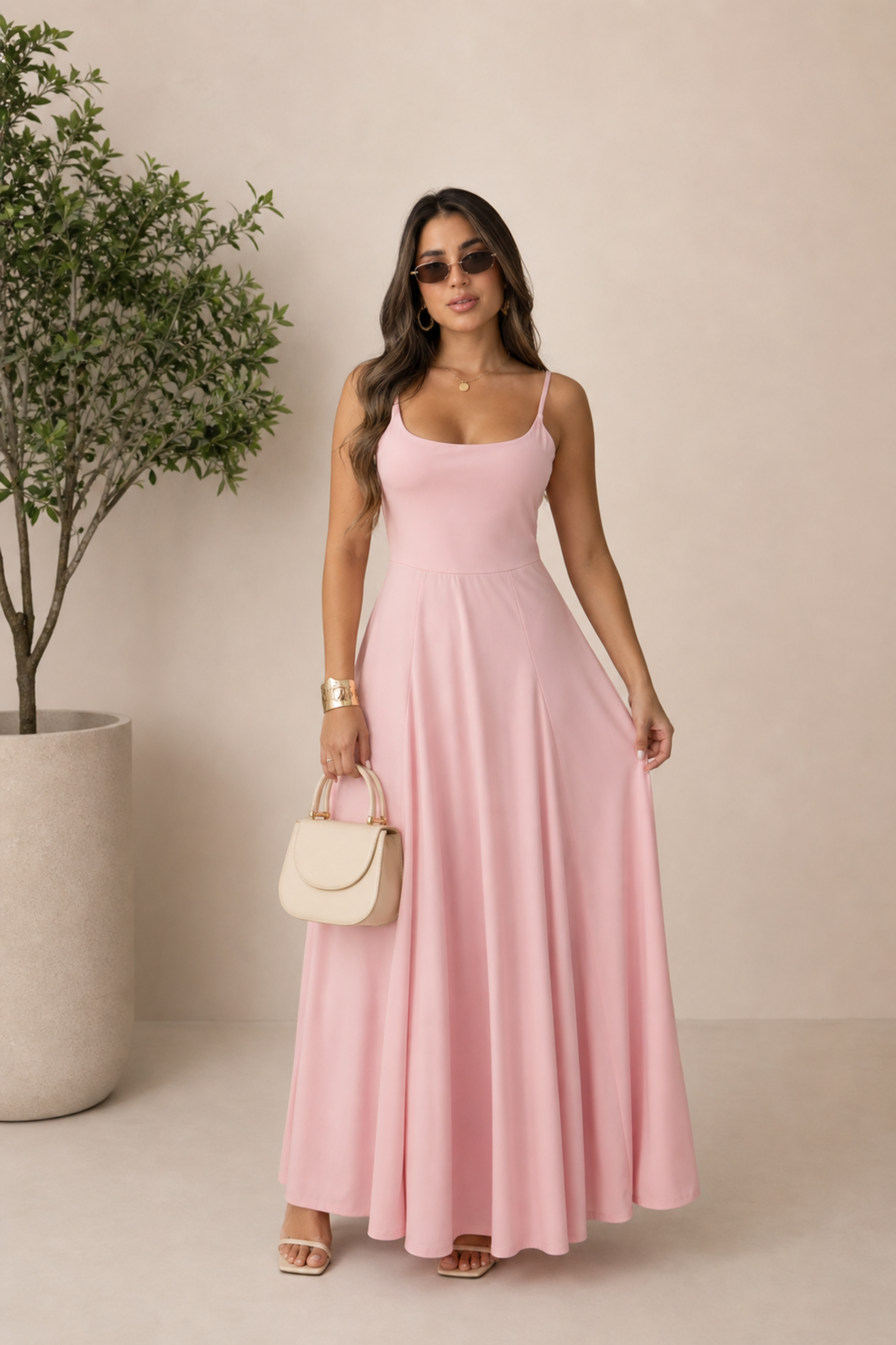 Vestido largo fluido de tirantes