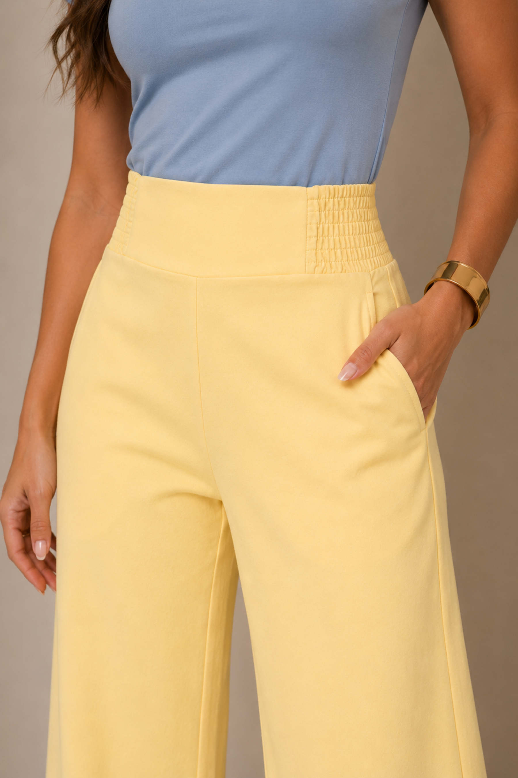 Pantalón de corte recto con pretina elástica