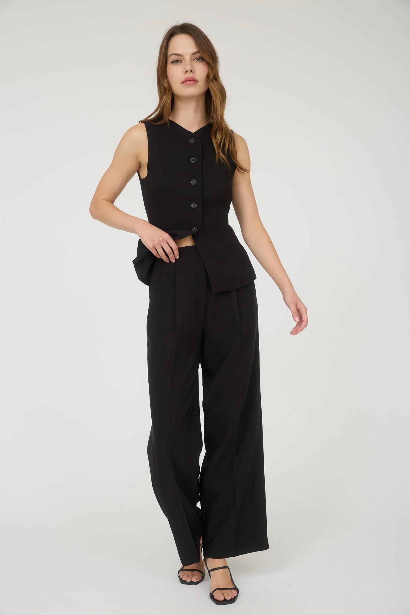 Blusa sin mangas con escote cuadrado y frunces laterales