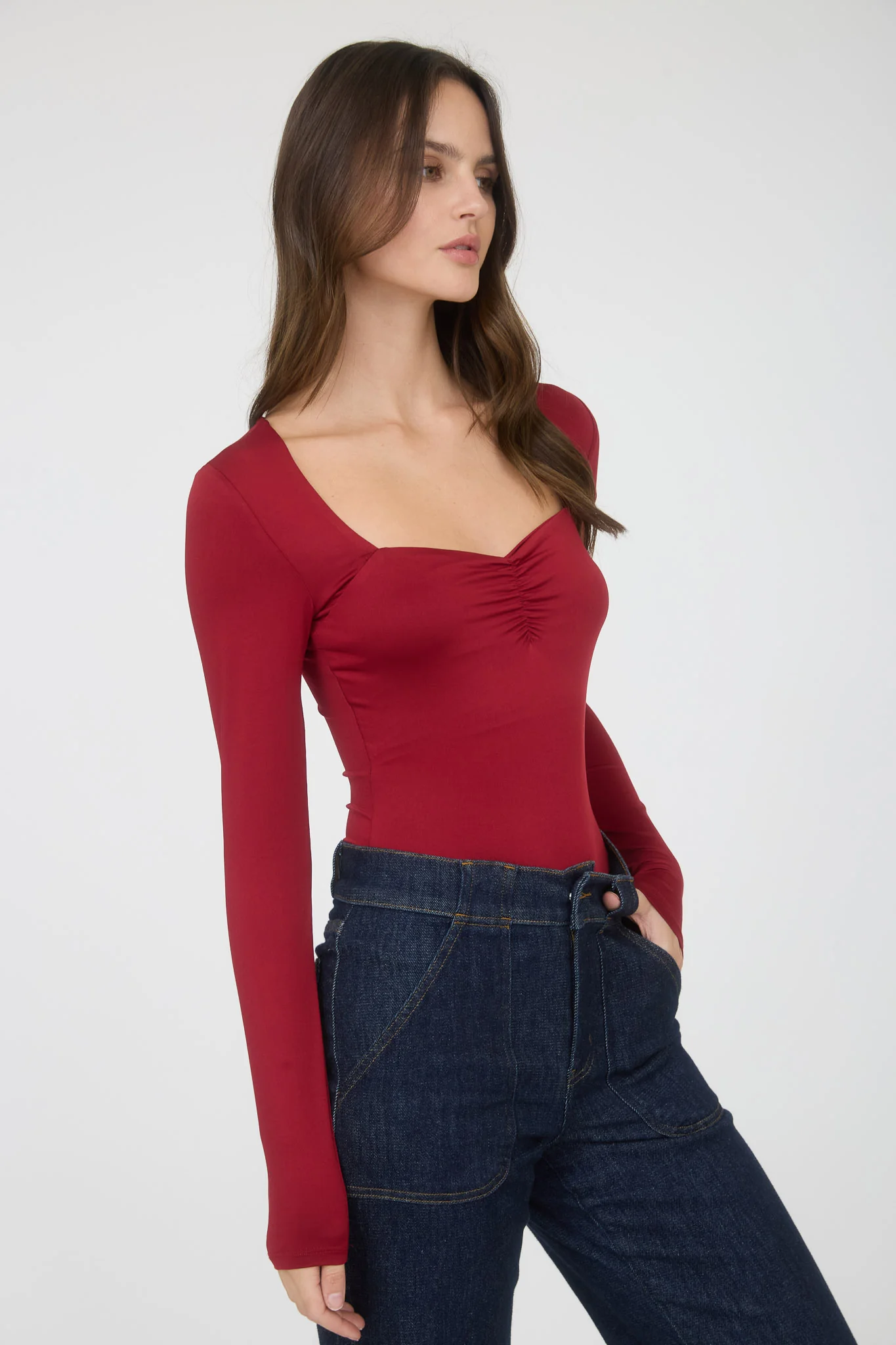 Blusa cuello corazón manga larga con frunces