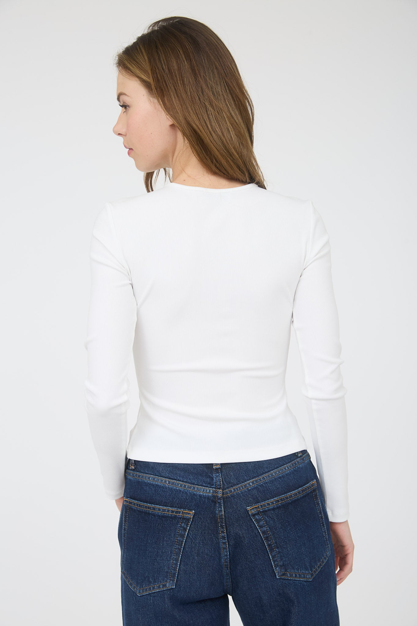 Blusa básica de botones frontales en canalé