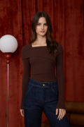 Sueter manga larga corte off shoulder canalé