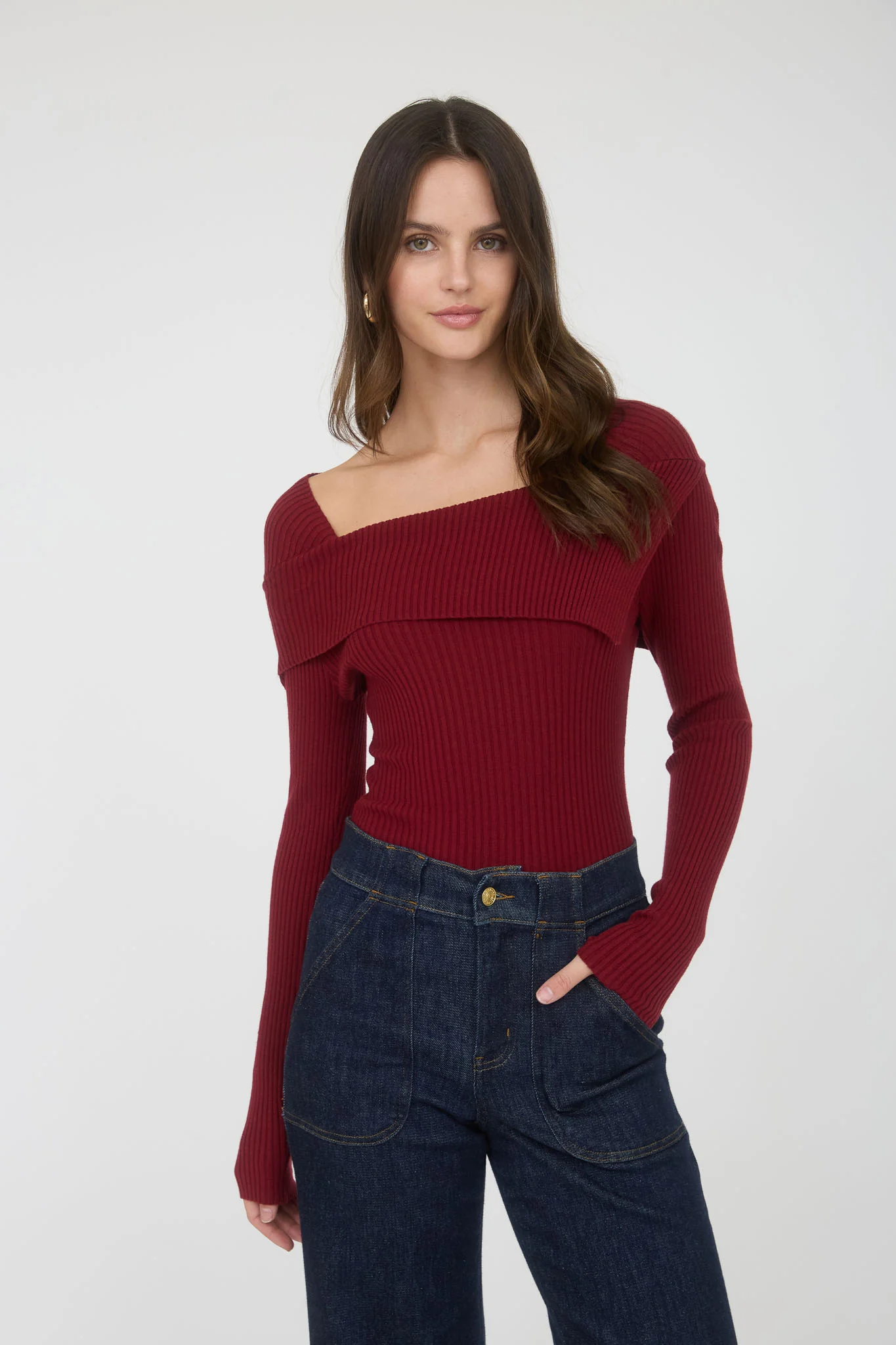 Sueter manga larga corte off shoulder canalé