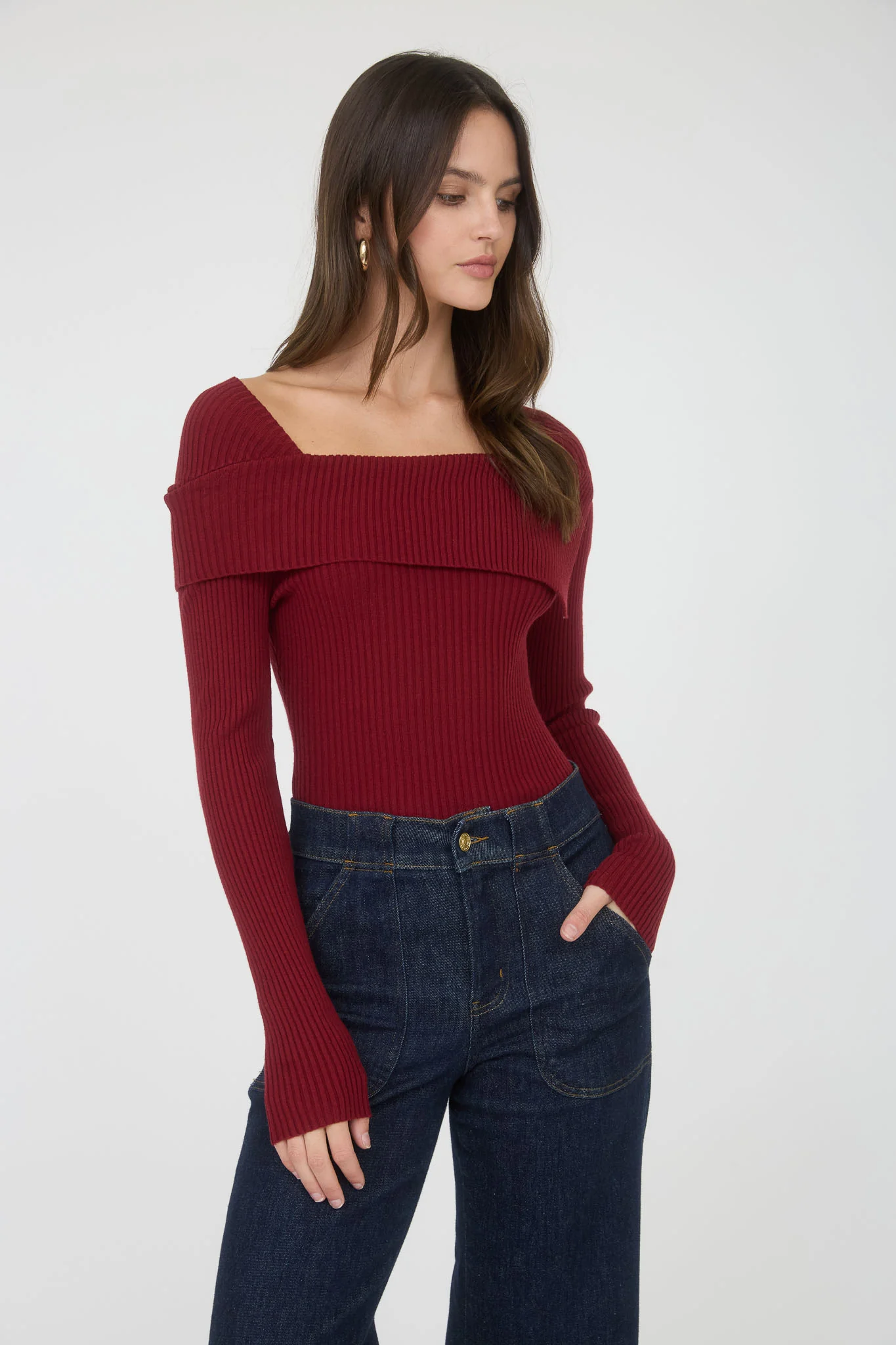 Sueter manga larga corte off shoulder canalé