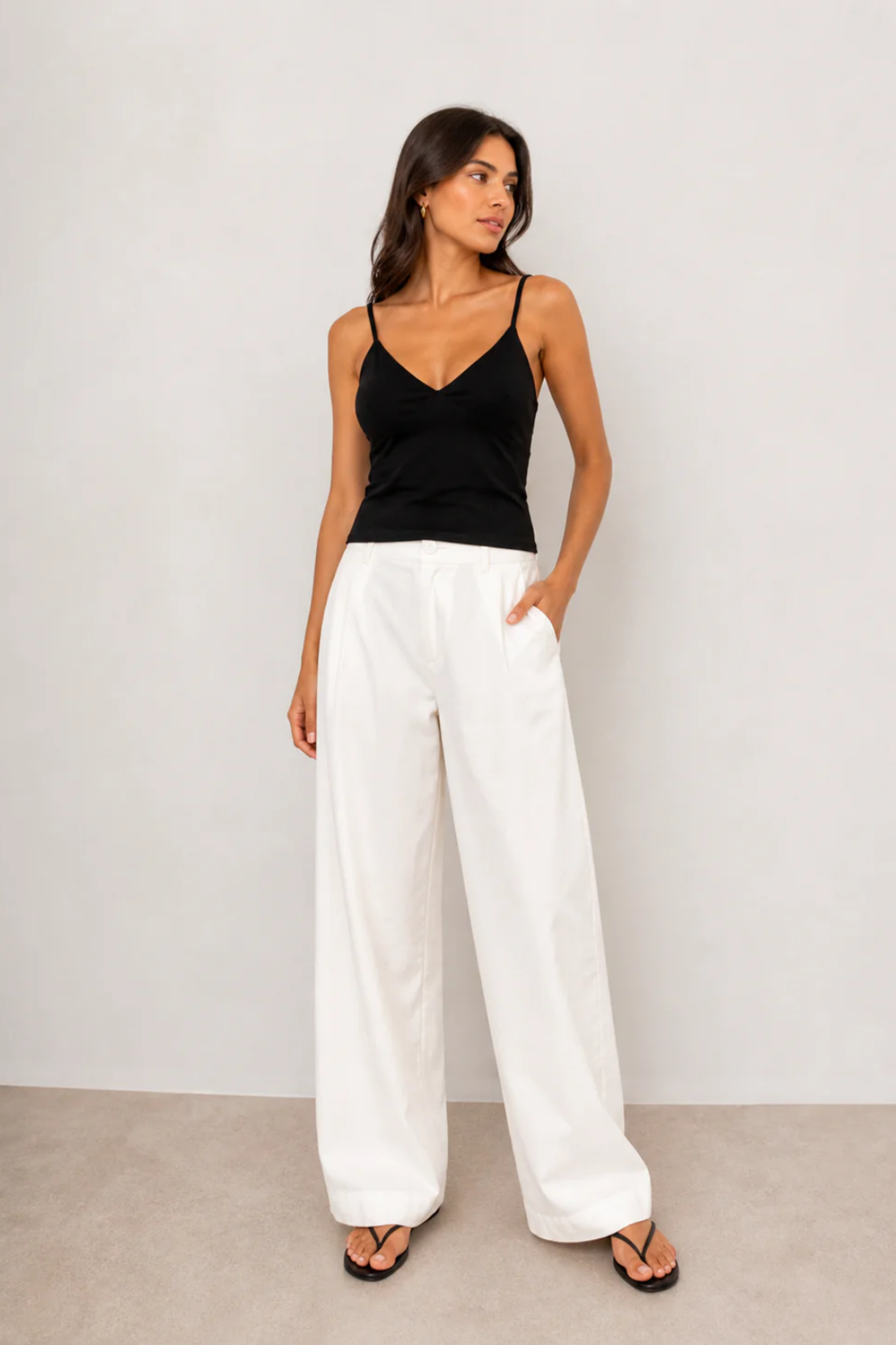 Blusa de tirantes con escote en V