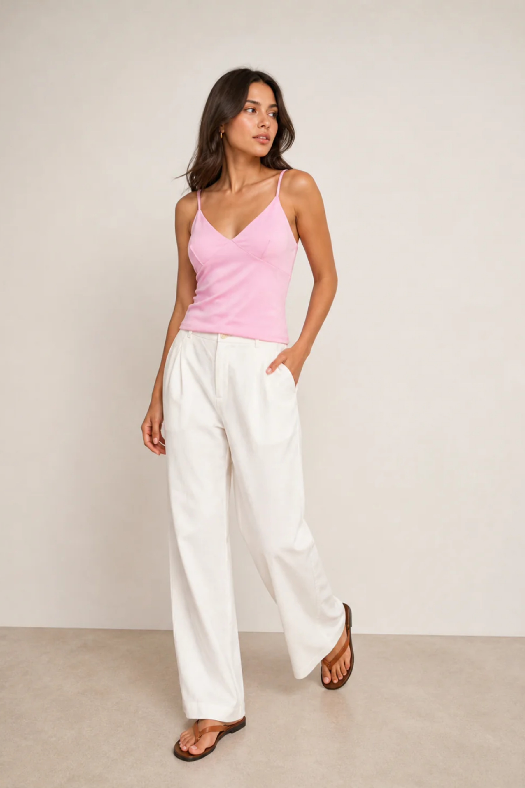 Blusa de tirantes con escote en V
