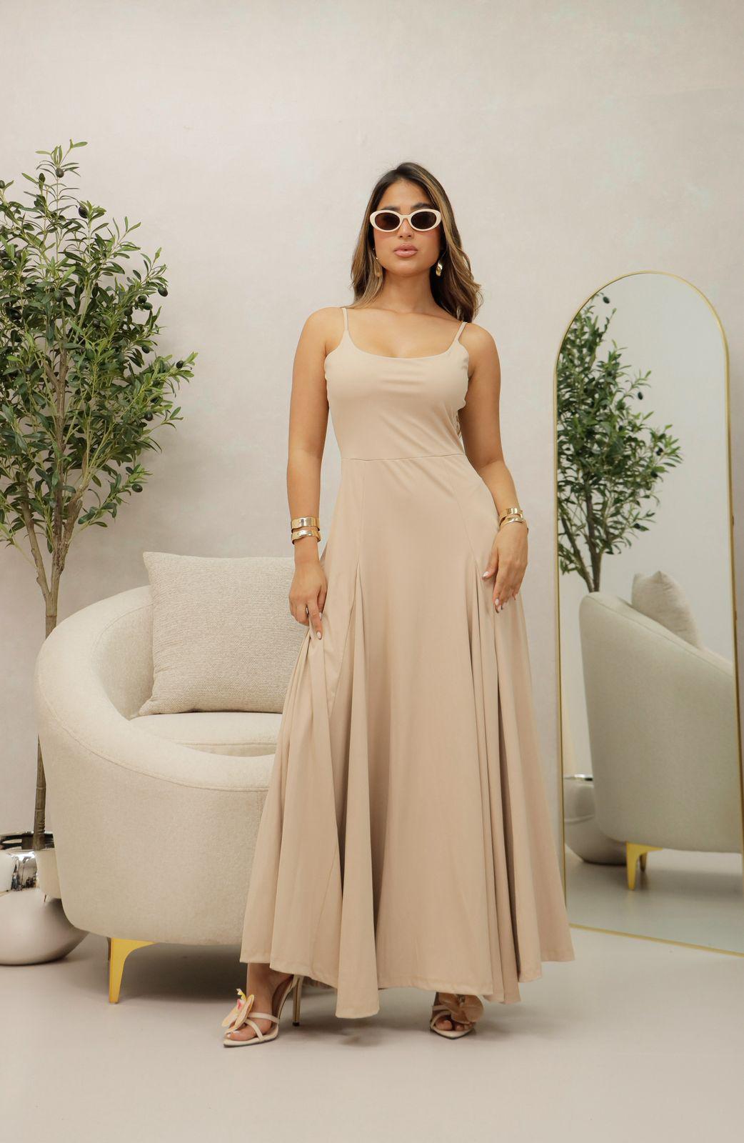 Vestido largo fluido de tirantes