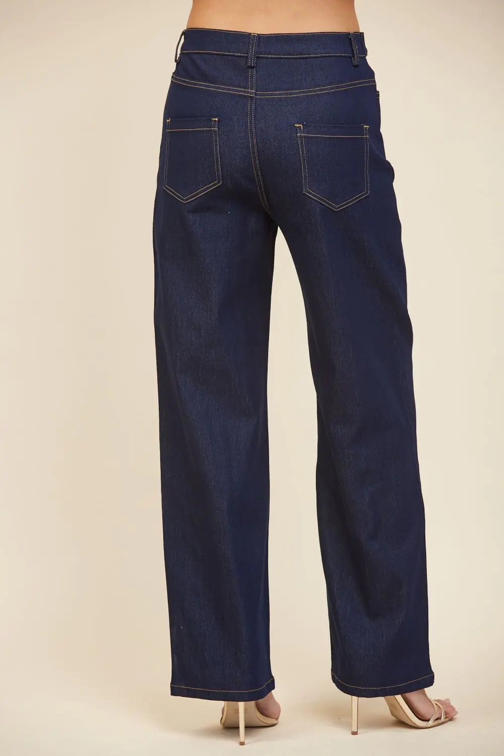 Set denim strapless con pantalón recto