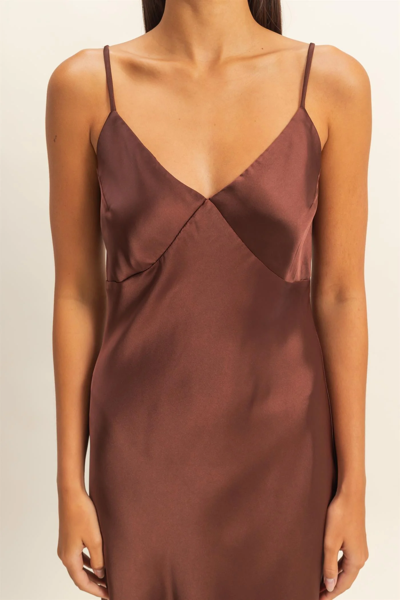 Vestido midi de satI¿in con abertura lateral
