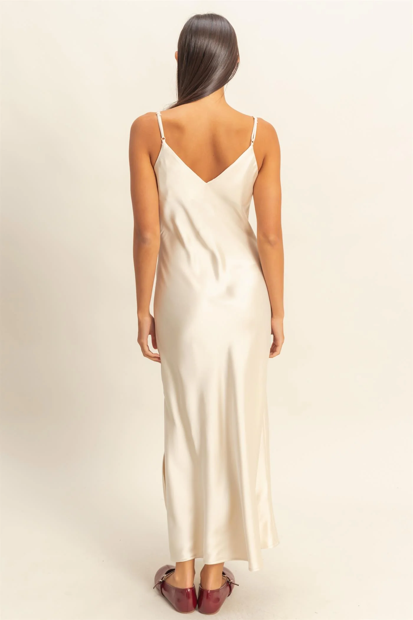 Vestido midi de satI¿in con abertura lateral