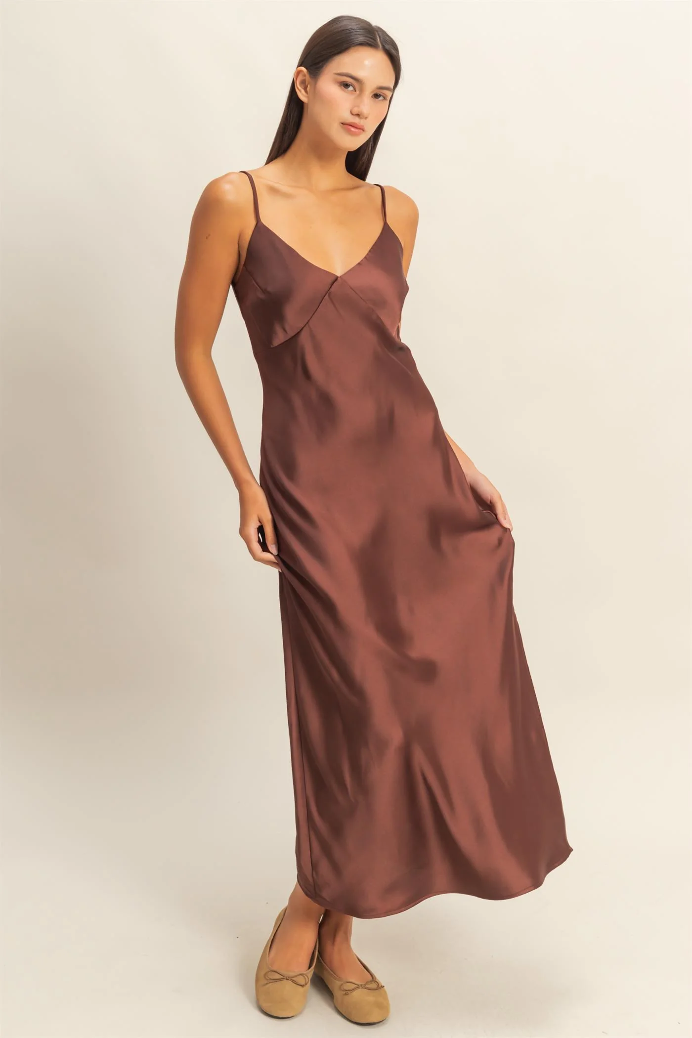 Vestido midi de satI¿in con abertura lateral