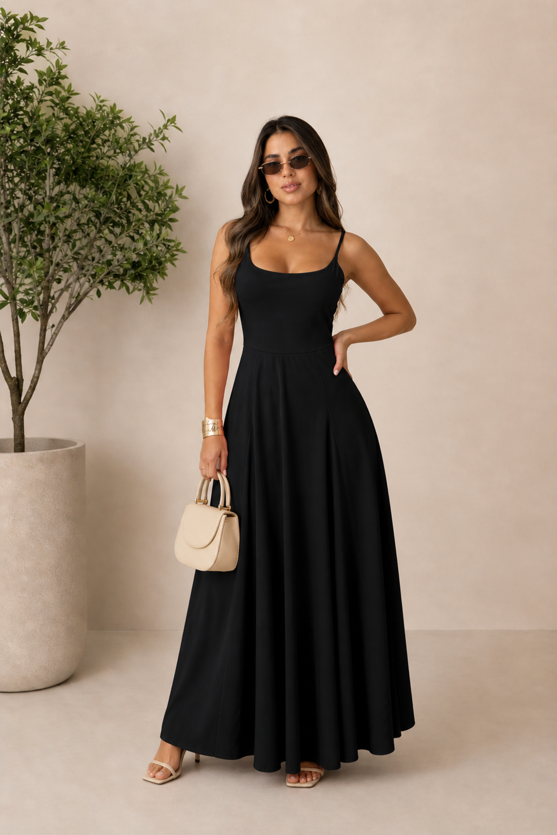 Vestido largo fluido de tirantes